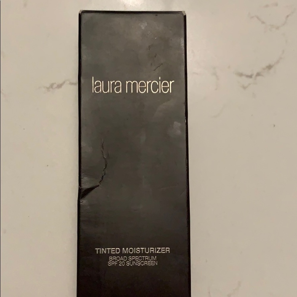 Laura mercier tinted moisturizer